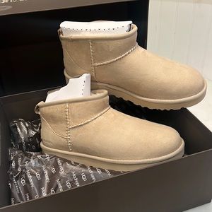 Brand New Ugg Ultra Mini Madhappy size 9